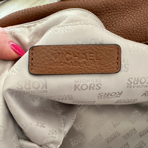 Leather brown Michael Kors duffle bag, pristine condition almost like new! - Picture 4 of 5